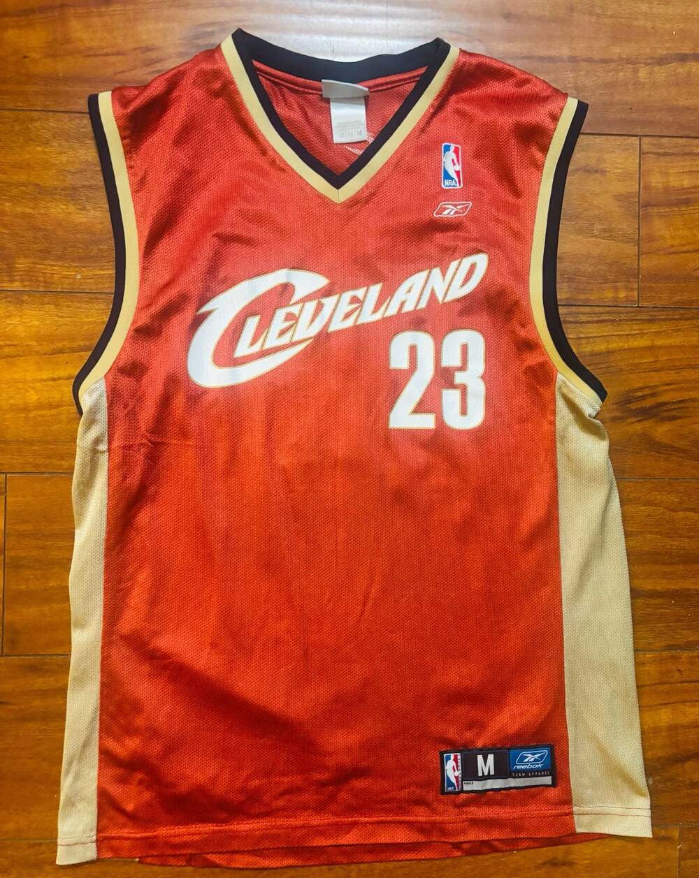 Vintage LeBron James #23 Cleveland Cavaliers Reebok NBA Jersey Size Medium